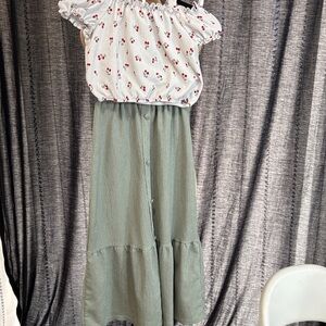 Charming Off-Shoulder Floral Set - White and Green